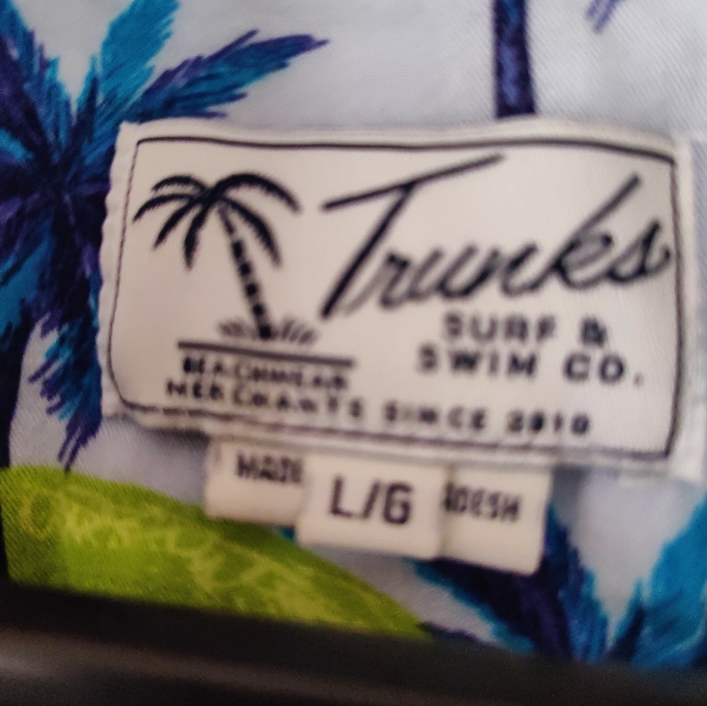 Trucks surf and swim co. Lg Hawaiian style shirt - Picture 4 of 5